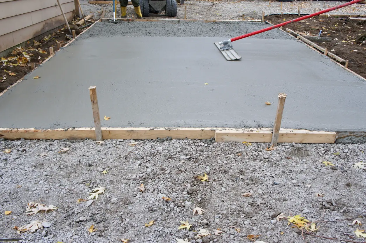 Flush concrete base levelling